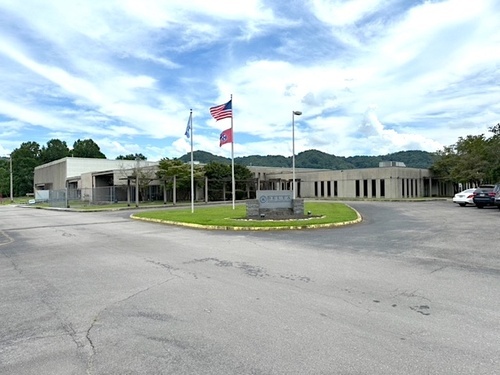 370 JD Yarnell Industrial Pky, Clinton, TN for lease - Primary Photo - Image 1 of 11