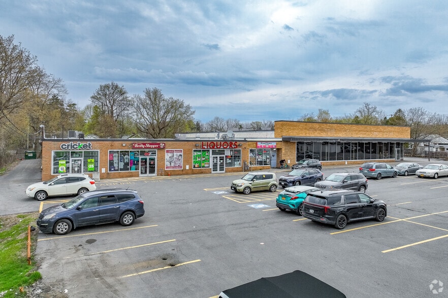 410-430 W Seneca Tpke, Syracuse, NY for lease - Primary Photo - Image 1 of 4