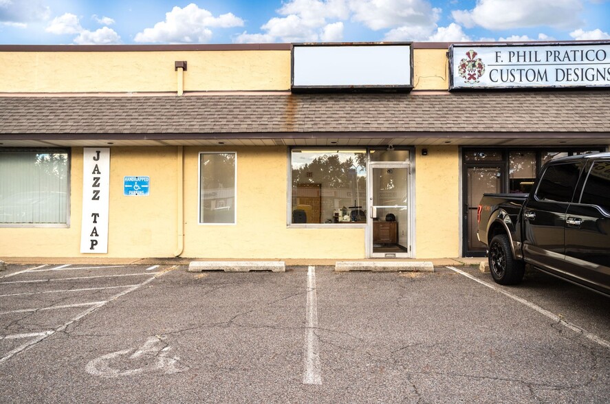 536 Highway 33, Hamilton, NJ for lease - Building Photo - Image 1 of 3