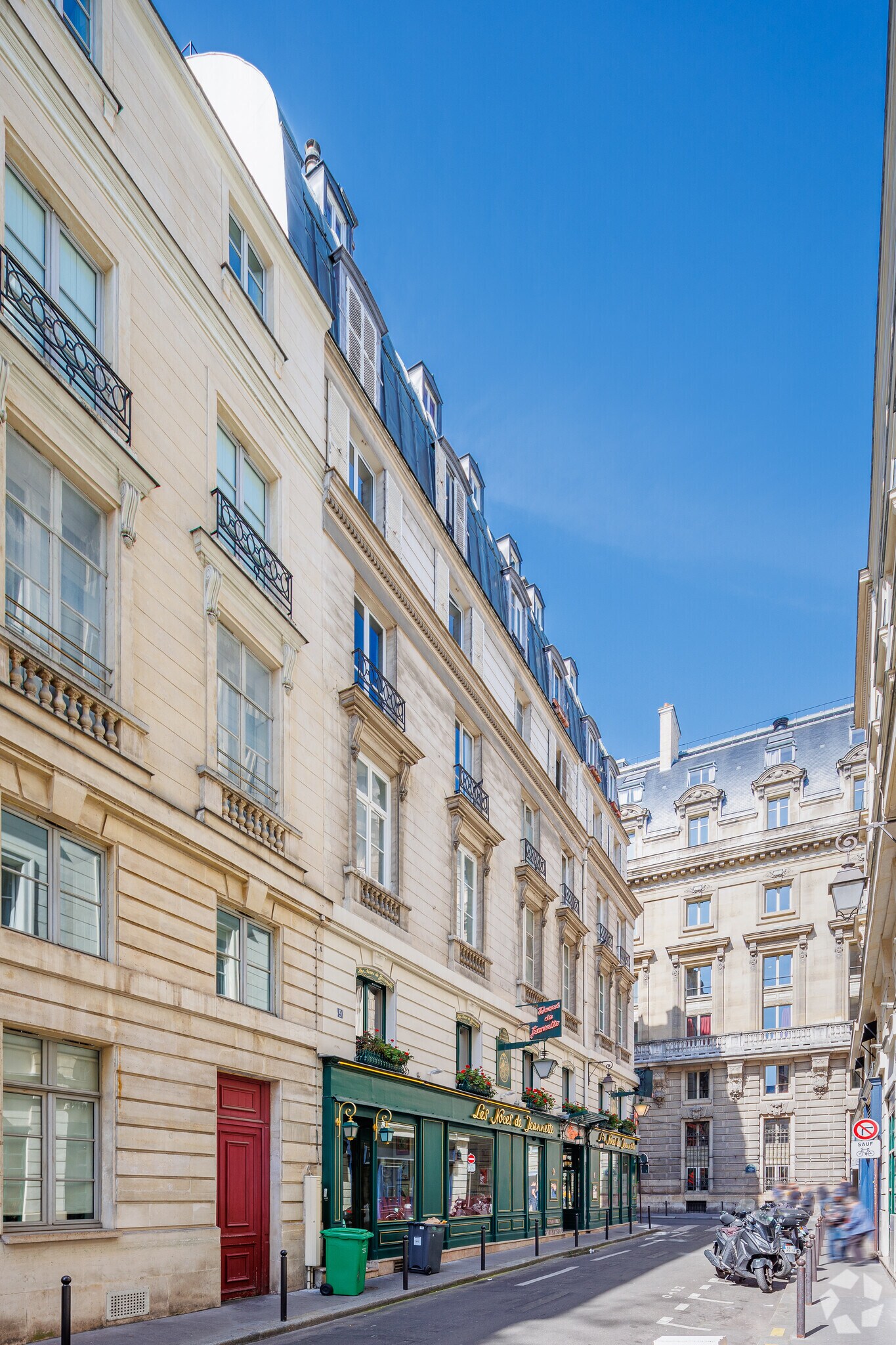  in Paris for sale Building Photo- Image 1 of 1