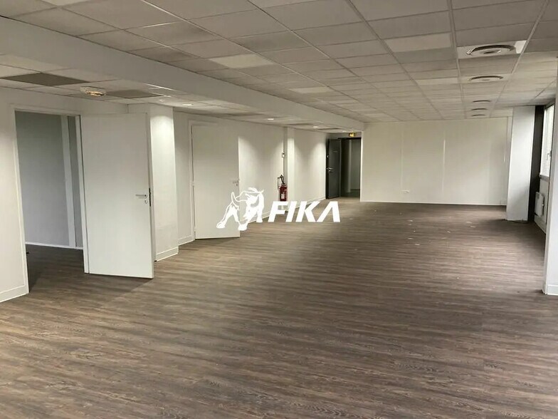 Office in Labège for lease - Interior Photo - Image 1 of 6