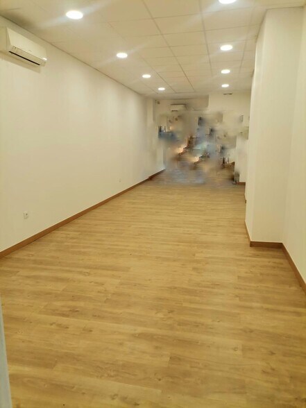 Retail in Córdoba for lease - Building Photo - Image 3 of 8