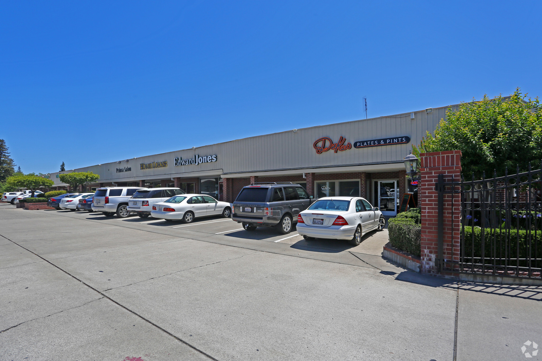 515-589 La Sierra Dr, Sacramento, CA for lease Primary Photo- Image 1 of 11