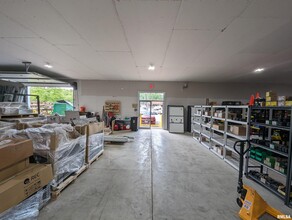 2527 W Farmington Rd, West Peoria, IL for lease Interior Photo- Image 2 of 5