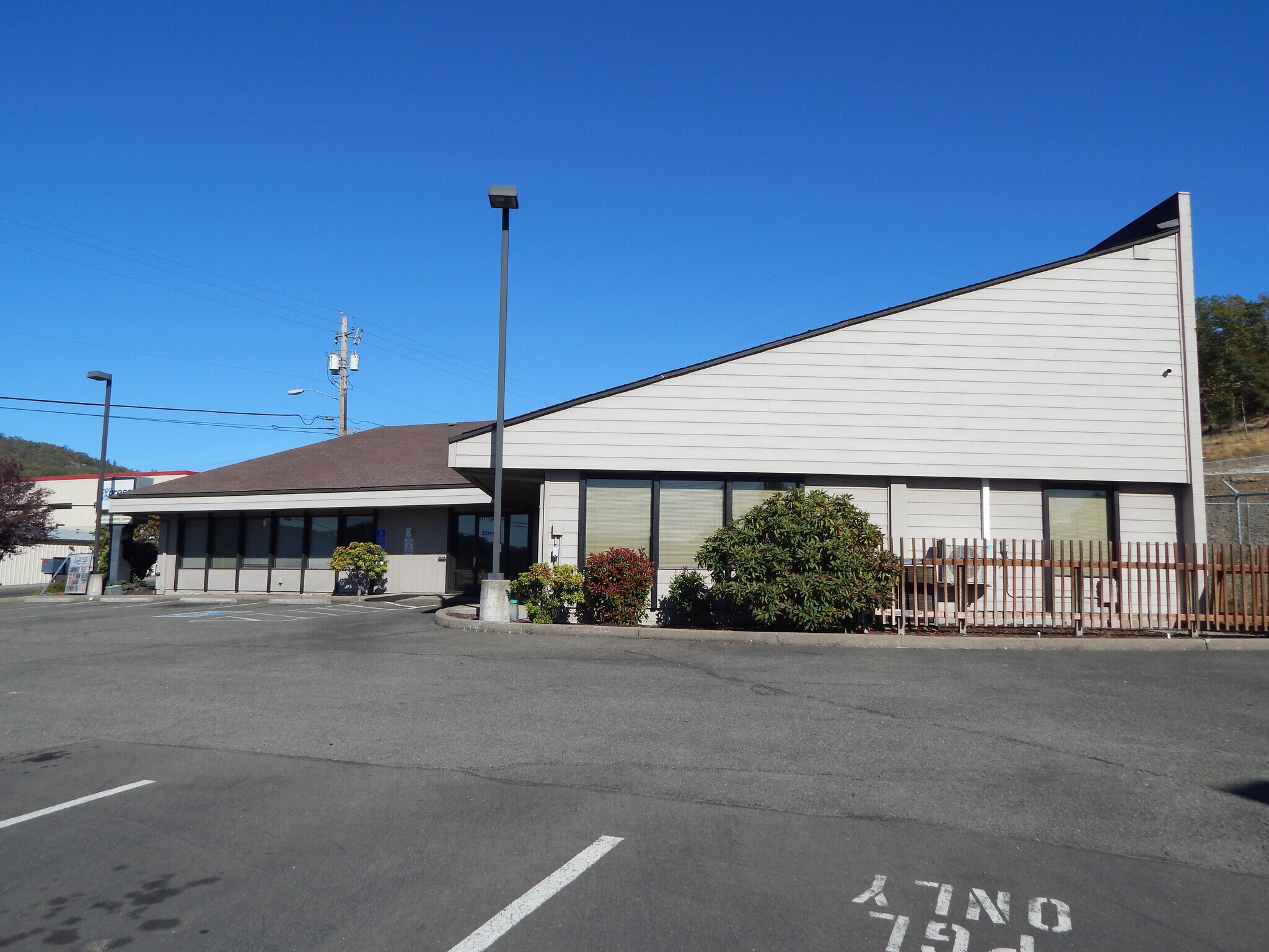 737-741 NE Garden Valley Blvd, Roseburg, OR for sale Building Photo- Image 1 of 1