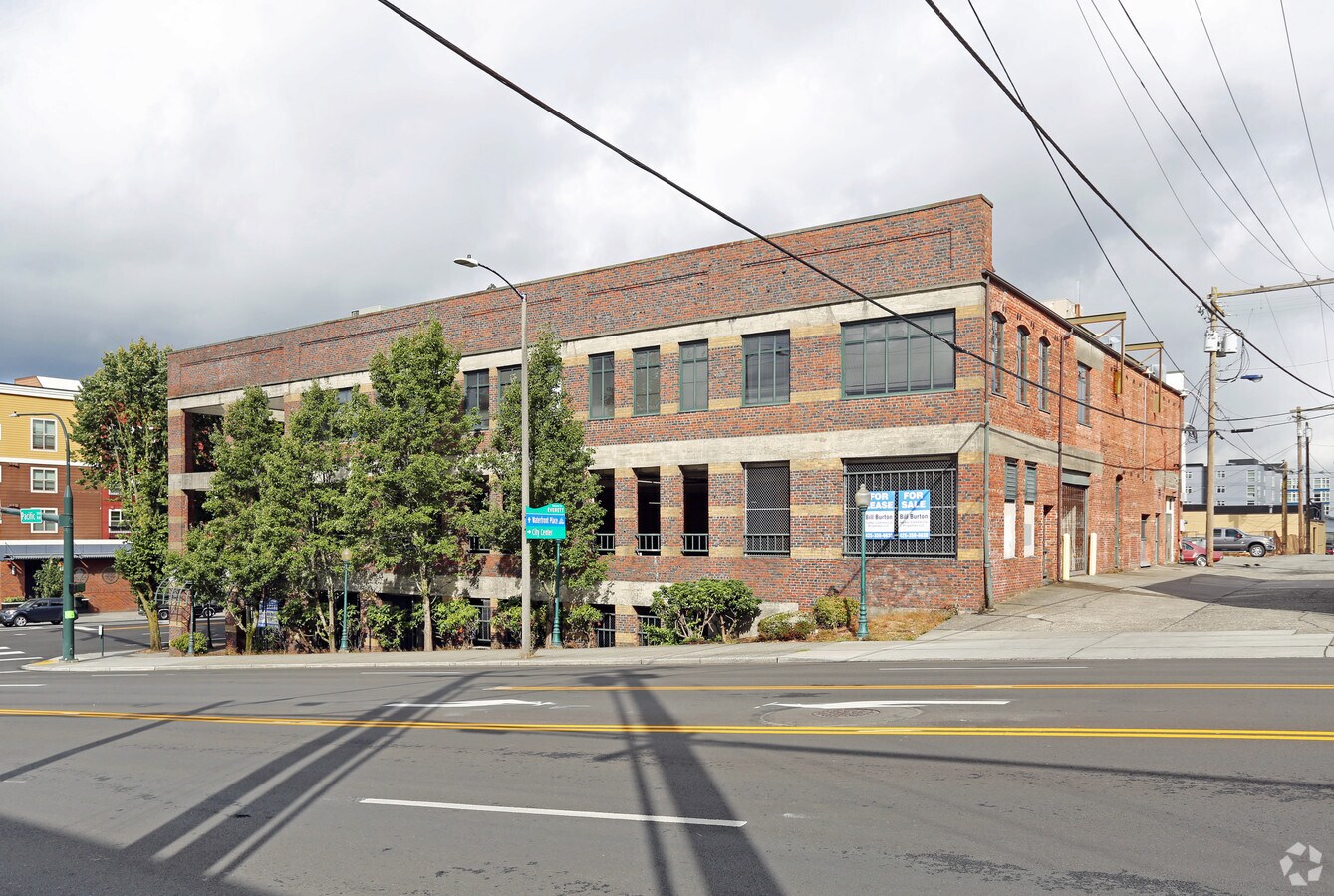 3025 Rucker Ave, Everett, WA 98201