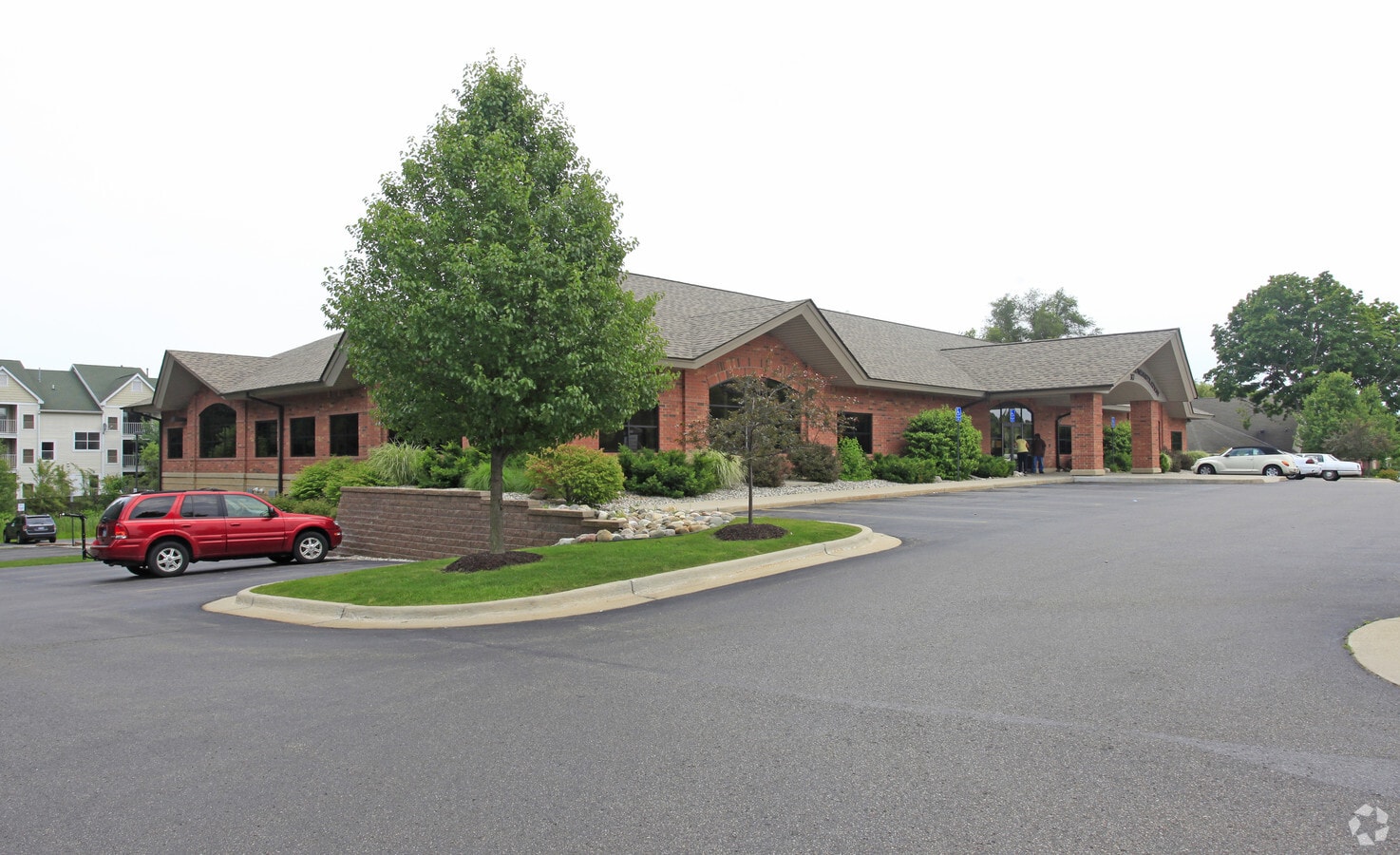 317 S Drake Rd, Kalamazoo, MI 49009