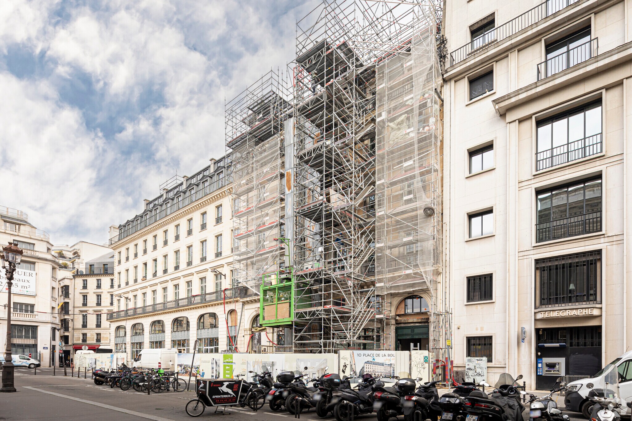10-12 Place De La Bourse, Paris for lease Primary Photo- Image 1 of 2