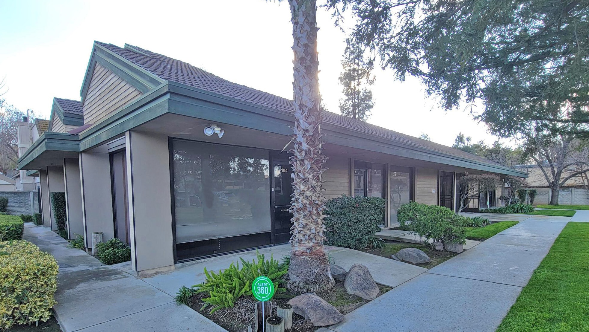 2755 E Shaw Ave, Fresno, CA for lease Building Photo- Image 1 of 14