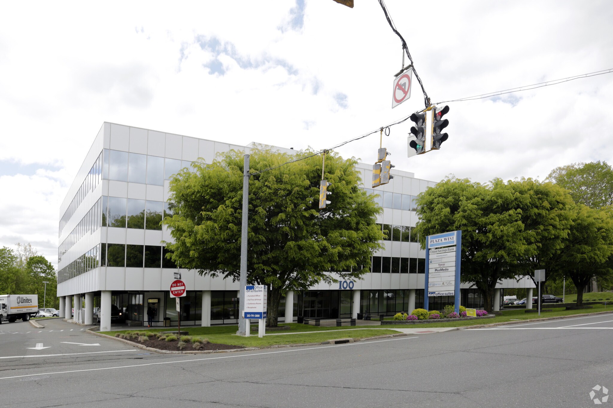 100 Mill Plain Rd, Danbury, CT 06811 Plaza West