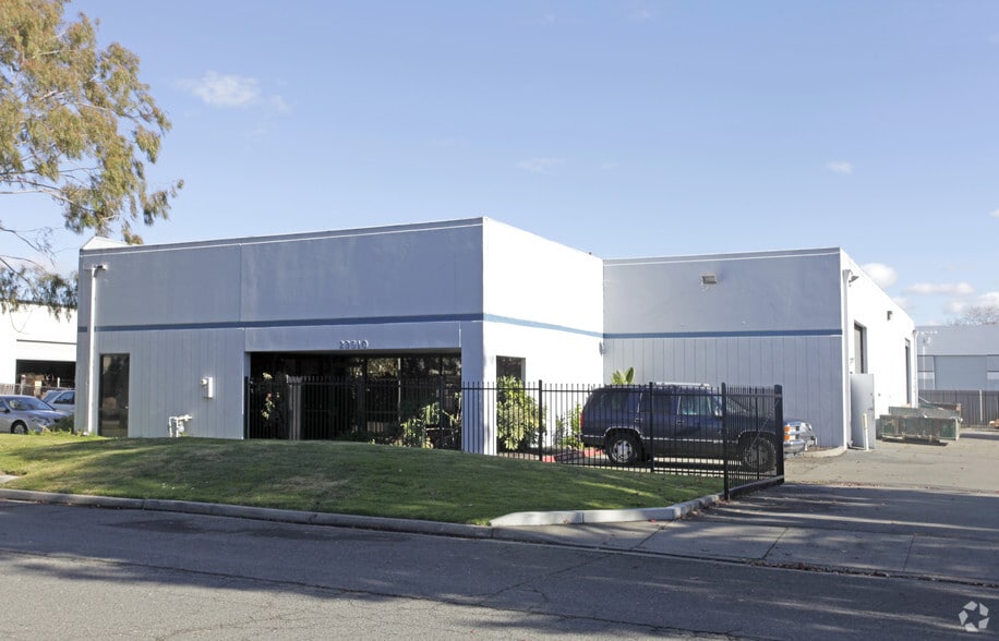 23510 Bernhardt St, Hayward, CA for lease - Primary Photo - Image 1 of 7