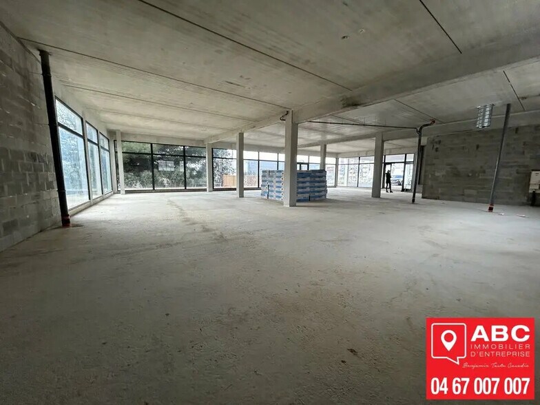 Retail in Lattes for lease - Building Photo - Image 2 of 5