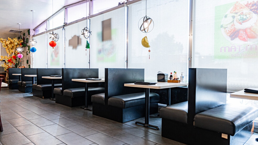 1280 E Holt Ave, Pomona, CA for lease - Interior Photo - Image 3 of 29