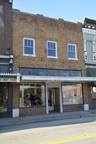 More details for 114 S Main St, Blackstone, VA - Retail for Sale