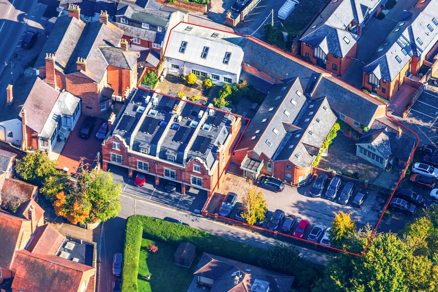 Brew House Ln, Hartley Wintney for sale - Primary Photo - Image 1 of 7