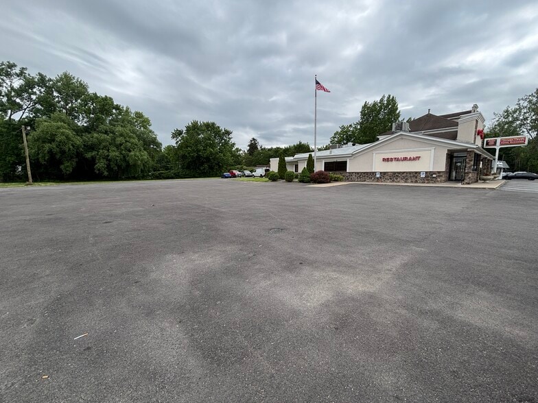 1121 E Union St, Newark, NY for sale - Building Photo - Image 2 of 5