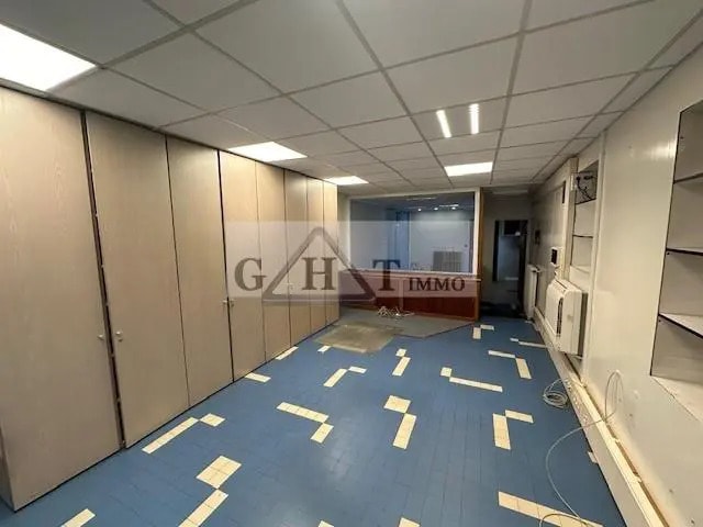 Retail in Villiers-sur-Orge for lease - Interior Photo - Image 2 of 3