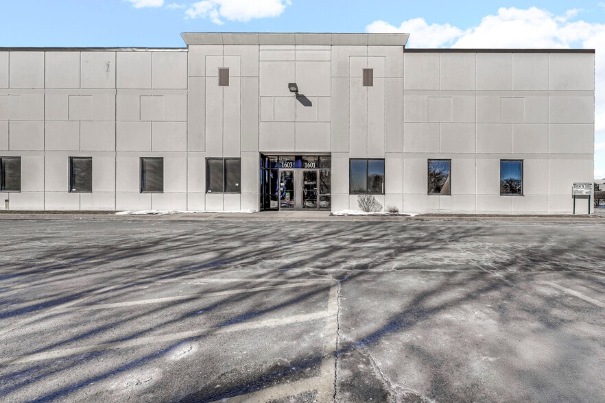 1603 Rock Creek Blvd, Joliet, IL for lease - Building Photo - Image 2 of 12