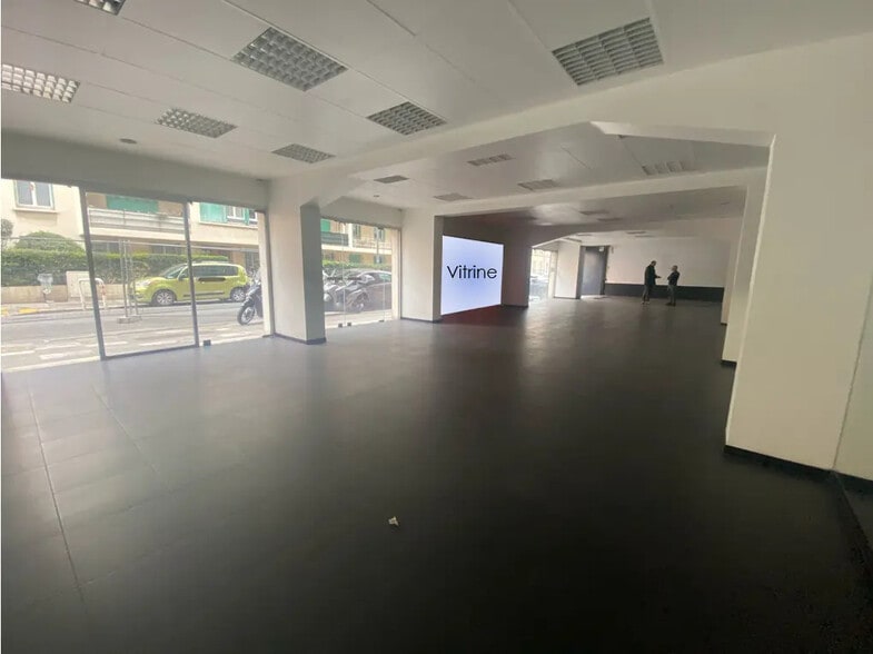 Retail in Marseille for lease - Building Photo - Image 2 of 8