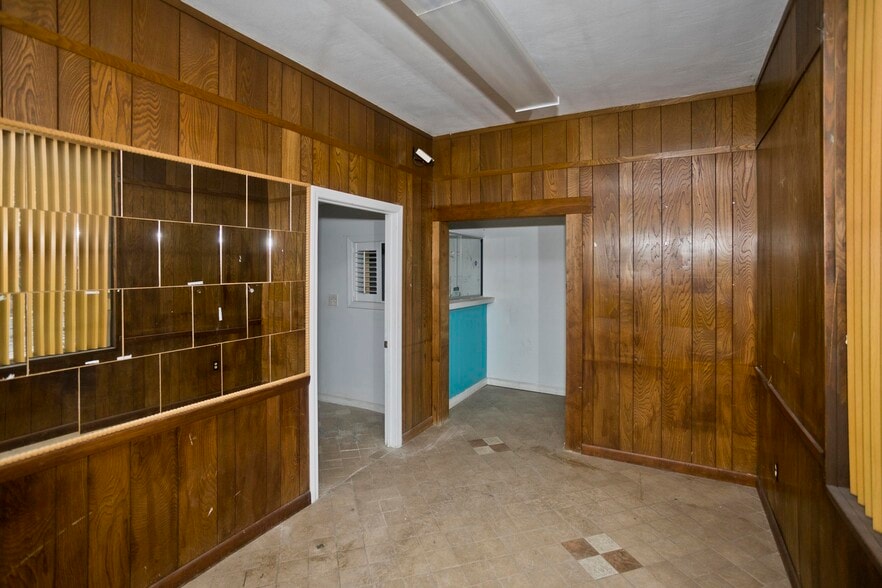 167 Maple St, Springfield, MA for sale - Building Photo - Image 2 of 34