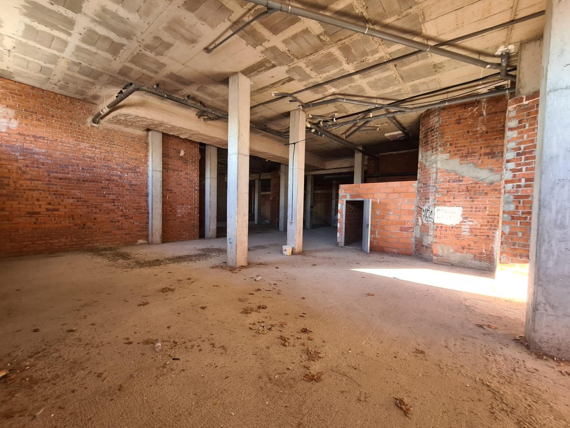 Retail in Figueres, Gerona for lease Interior Photo- Image 1 of 3