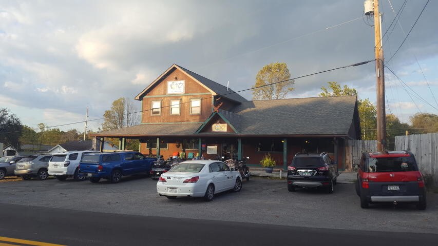 464 Ames Heights Rd, Lansing, WV for sale - Building Photo - Image 1 of 1