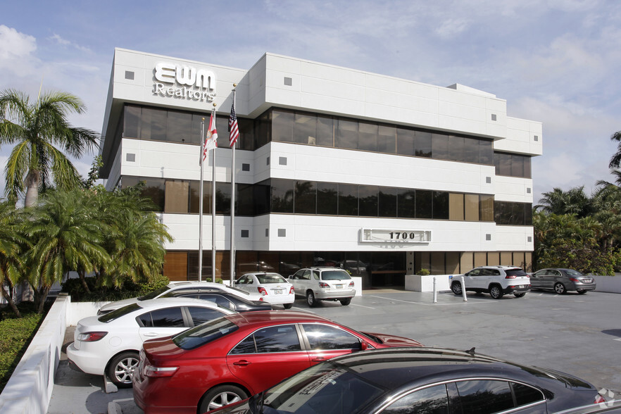 1700 E Las Olas Blvd, Fort Lauderdale, FL for lease - Building Photo - Image 2 of 9