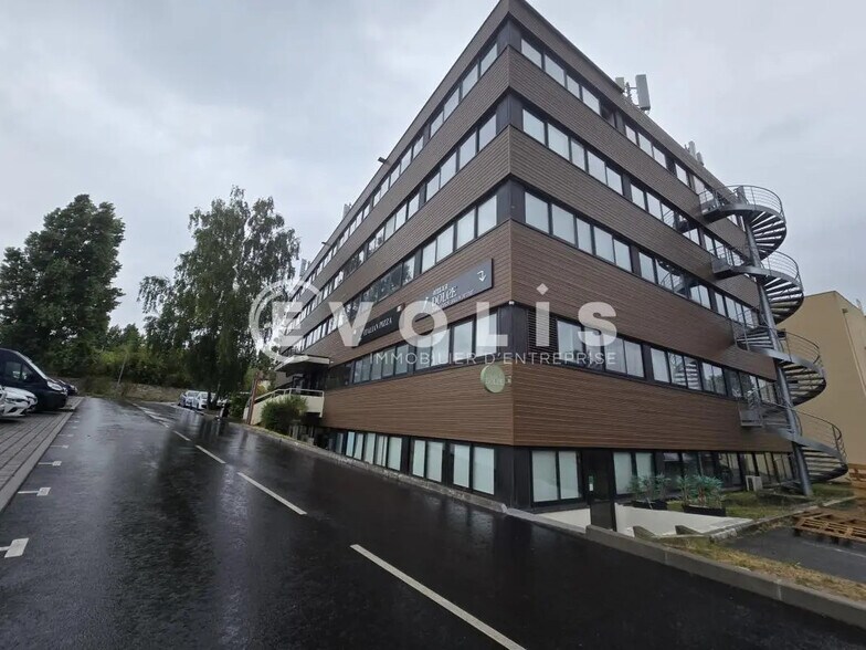 Office in Palaiseau for lease - Building Photo - Image 1 of 6