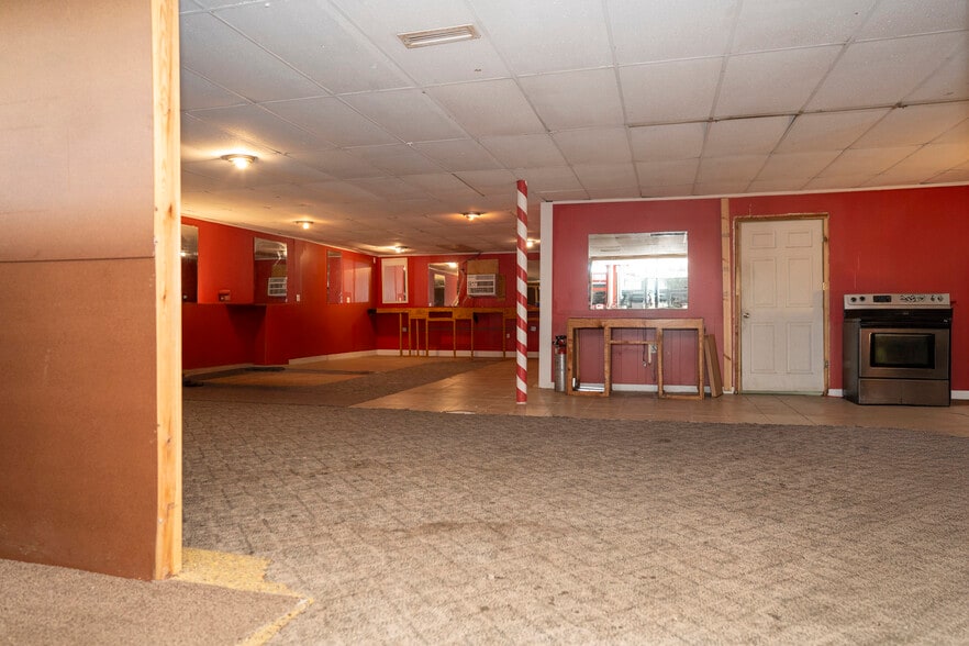 508 E 16th St, Alma, GA for sale - Interior Photo - Image 3 of 6