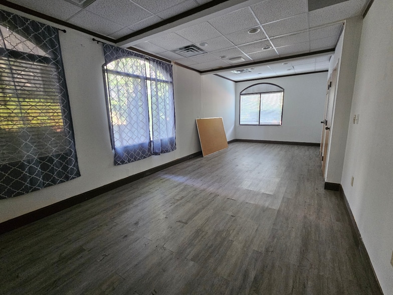 5390 Peachtree Industrial Blvd, Norcross, GA for lease - Interior Photo - Image 2 of 5