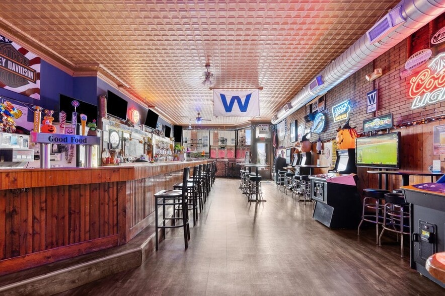 1708 State St, Bettendorf, IA for sale - Building Photo - Image 2 of 12