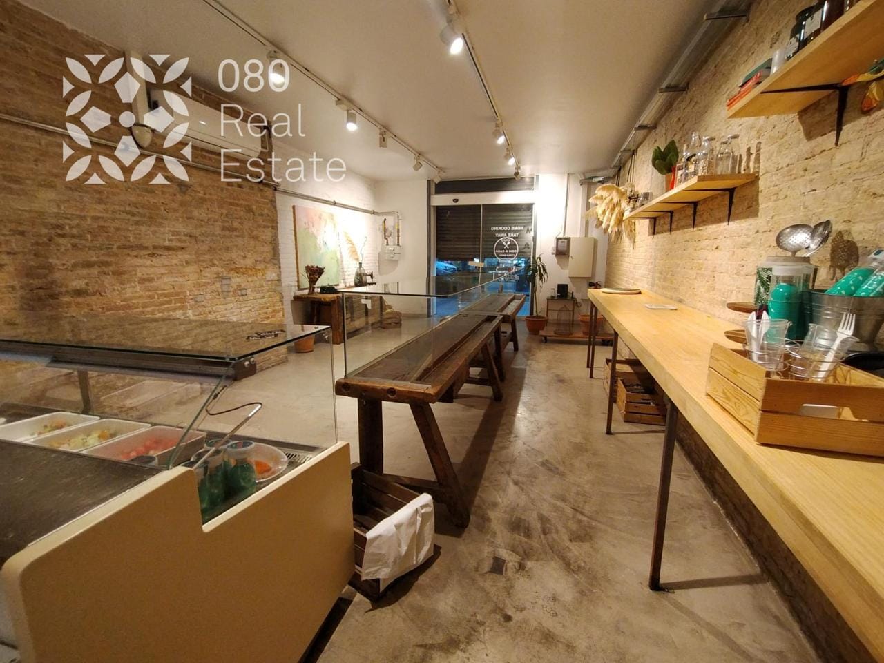 Retail in Barcelona, Barcelona for lease Interior Photo- Image 1 of 7