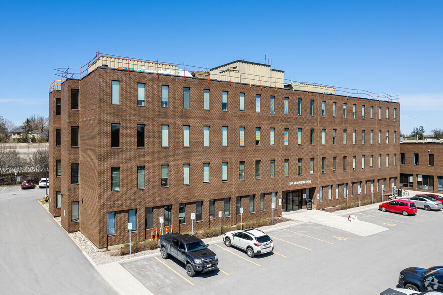 1150 Morrison Dr, Ottawa, ON for lease - Primary Photo - Image 1 of 4