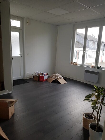 99 Avenue Louis Gallouedec, Fleury-les-Aubrais for lease - Interior Photo - Image 3 of 7