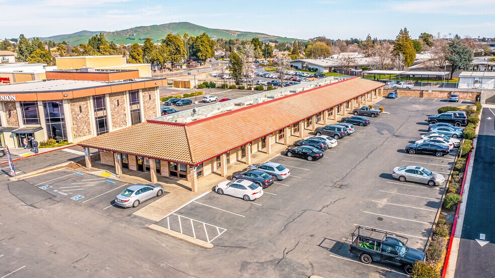 2560 N Texas St, Fairfield, CA for lease - Building Photo - Image 2 of 18