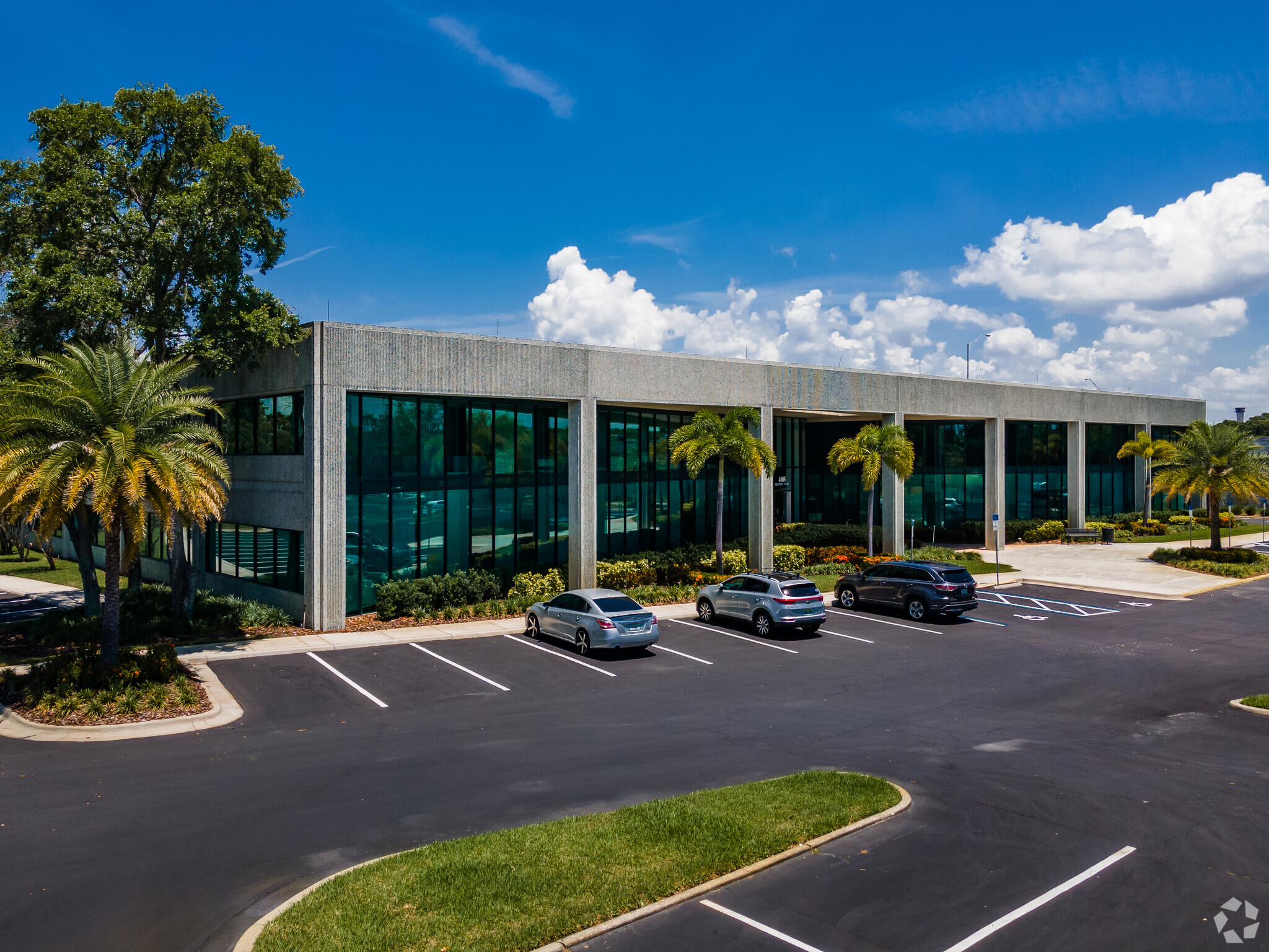 4805 Independence Pky, Tampa, FL for lease Building Photo- Image 1 of 5