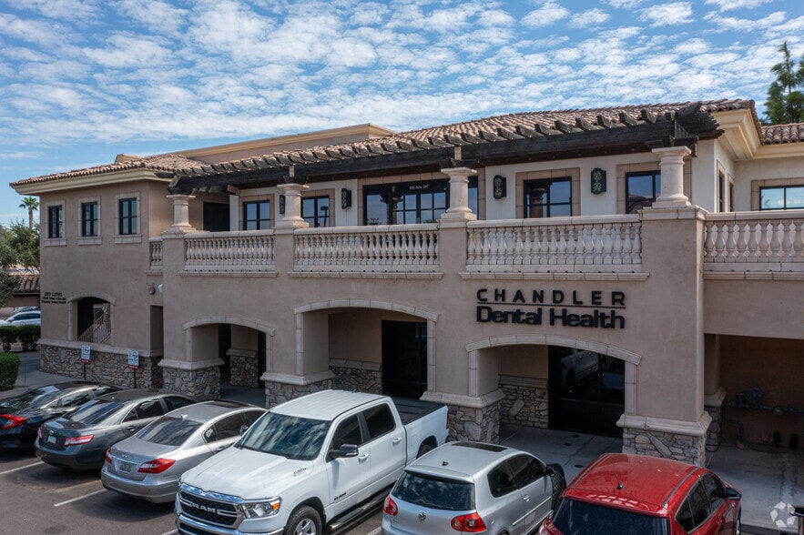 1035 W Queen Creek Rd, Chandler, AZ for lease - Building Photo - Image 3 of 6