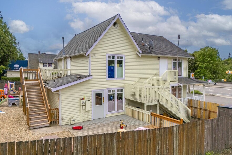 21616 7th Pl S, Seattle, WA for sale - Building Photo - Image 2 of 5