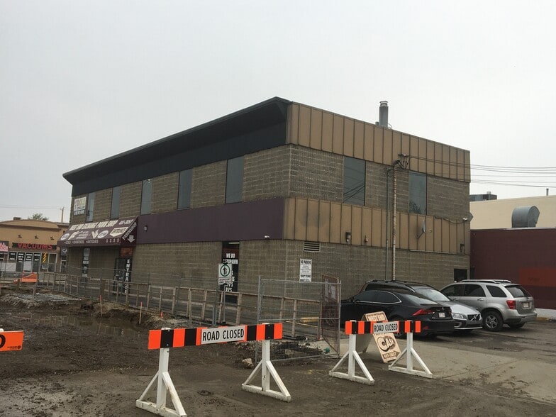 15241 Stony Plain Rd NW, Edmonton, AB for lease - Building Photo - Image 2 of 22