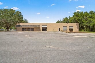 1031 NE 16th St, Ocala, FL for lease Interior Photo- Image 2 of 34