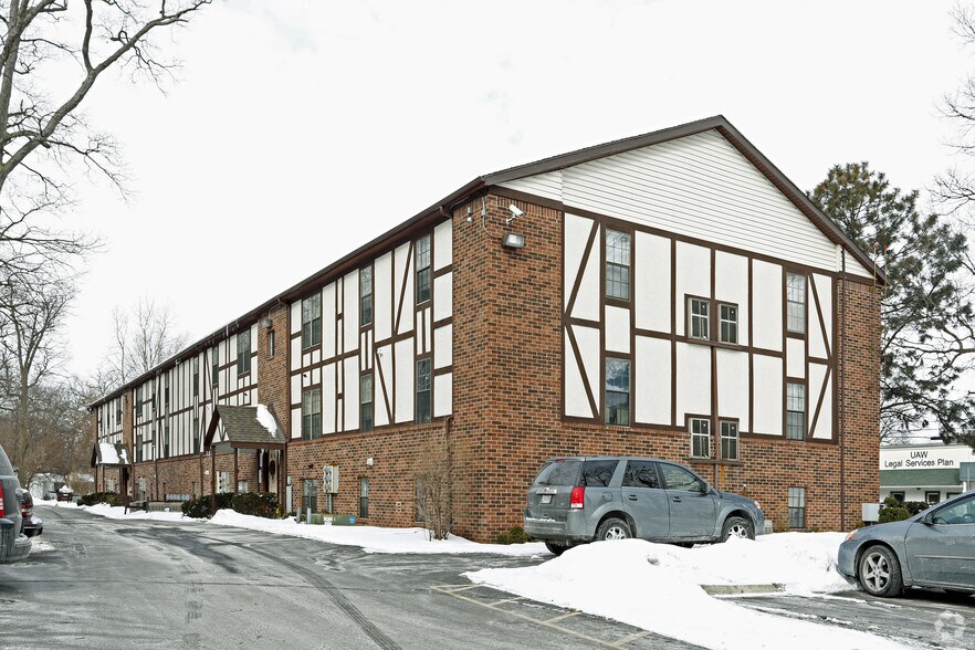 3351 W Laskey Rd, Toledo, OH 43623 Laskey Arms