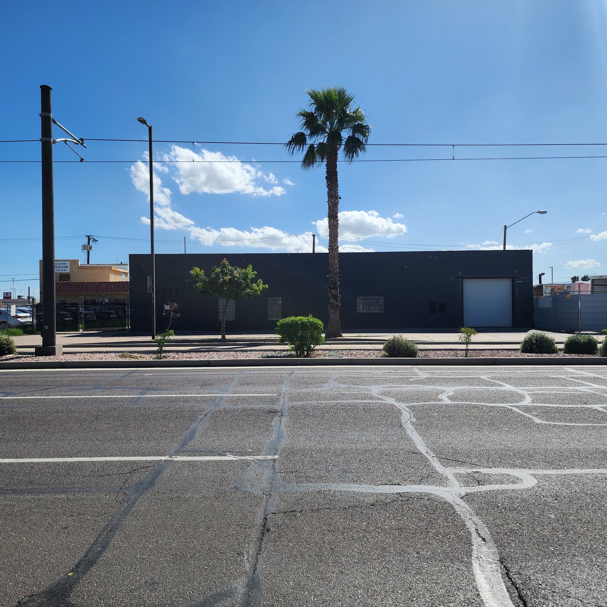 2315 E Washington St, Phoenix, AZ for lease Interior Photo- Image 1 of 7