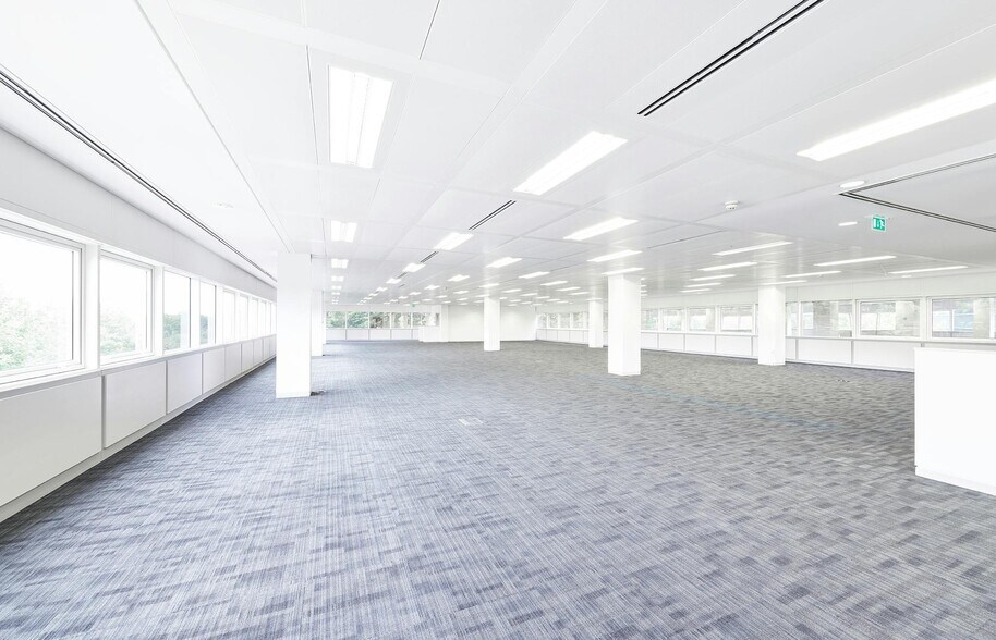 Elder Gate, Milton Keynes for lease - Building Photo - Image 3 of 9