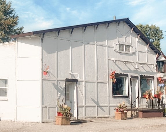 24637 – 24643 MELBOURNE ROAD portfolio of 3 properties for sale on LoopNet.com - Building Photo - Image 2 of 3