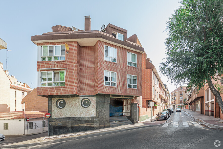 Calle Plazuela, 1, Las Rozas de Madrid, Madrid for sale - Building Photo - Image 2 of 3