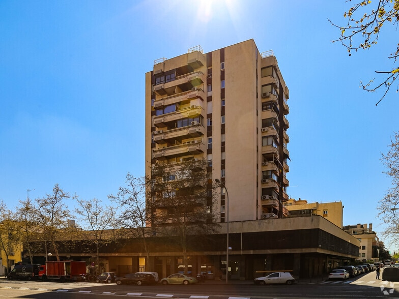 Avenida de Alberto Alcocer, 32, Madrid, Madrid for sale - Building Photo - Image 3 of 4