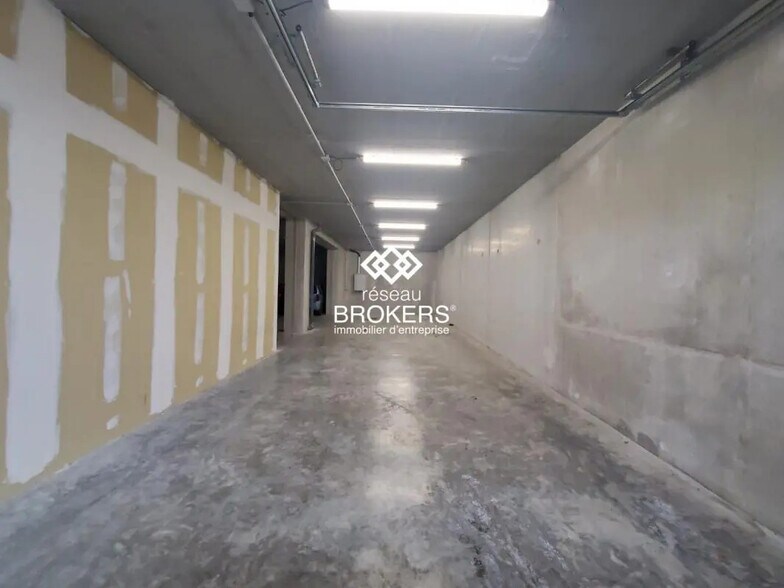 Industrial in Poisy for lease - Interior Photo - Image 3 of 4