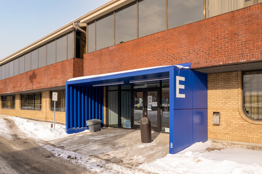 7900 Boul Taschereau, Brossard, QC for lease - Building Photo - Image 3 of 4