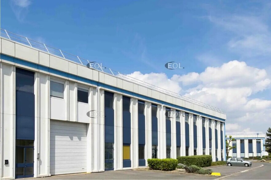 Flex in Gennevilliers for lease - Building Photo - Image 1 of 21