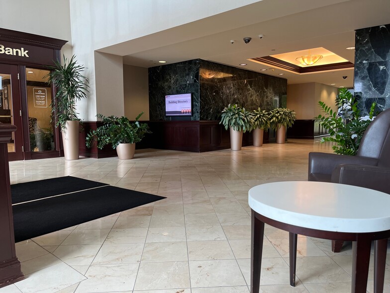 7310 Turfway Rd, Florence, KY for lease - Lobby - Image 2 of 6